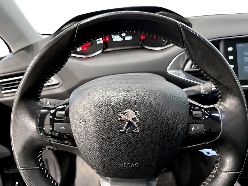 Bild på Peugeot 308 5D Active 1.6 THP 125hk PANORAMA