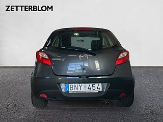 Halvkombi Mazda 2 4 av 14