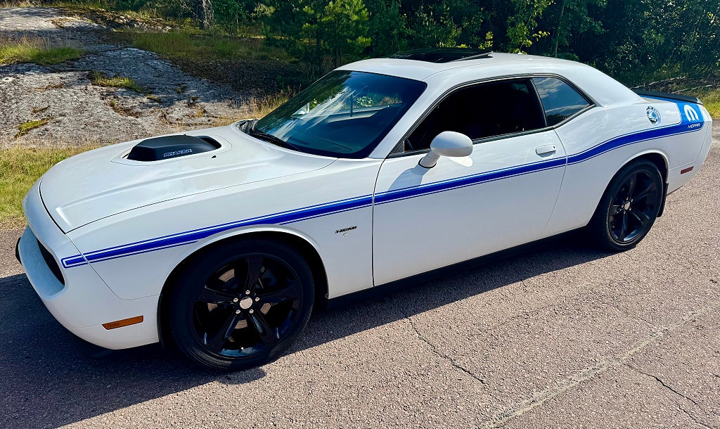 Dodge Challenger Challenger V8 HEMI Shaker Hood Limited Edition