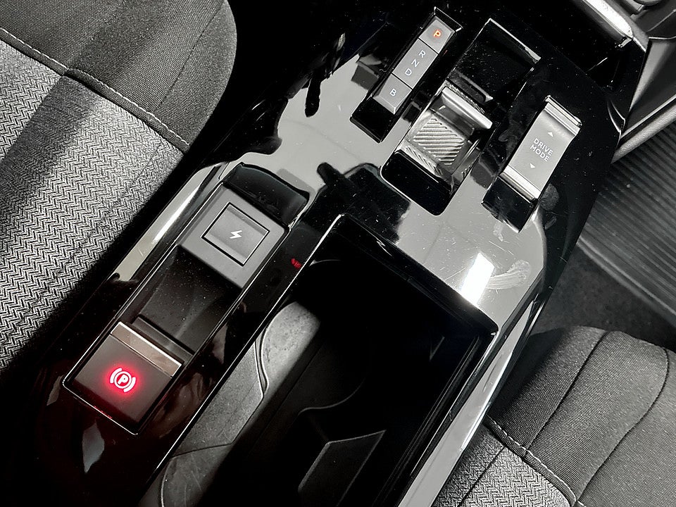 Bild på Citroën e-C4 Feel 50kWh 136hk Aut RATTVÄRME P-SENSORER