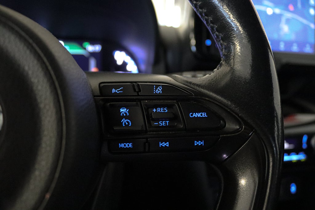 Toyota Yaris Cross Hybrid AWD-i e-CVT Active Plus Navi