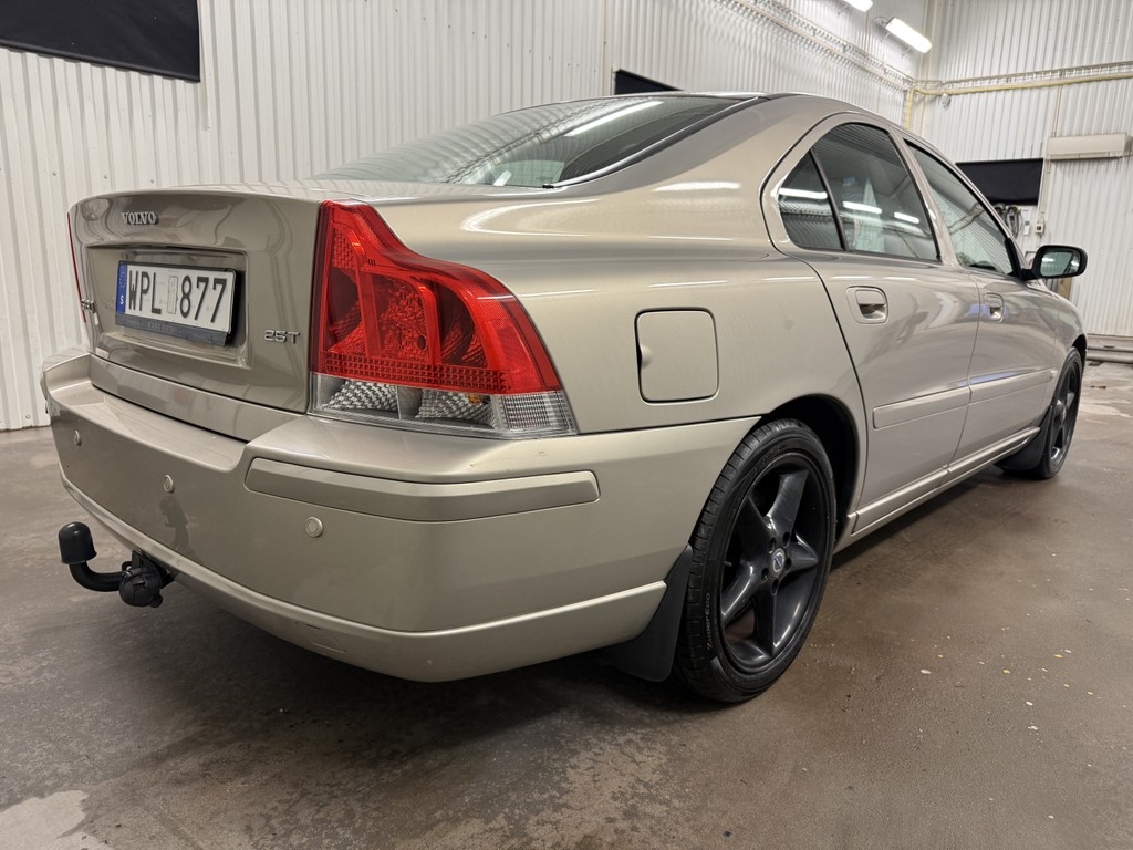 Volvo S60 2.5T Momentum 210Hk 2005, photo 4/51