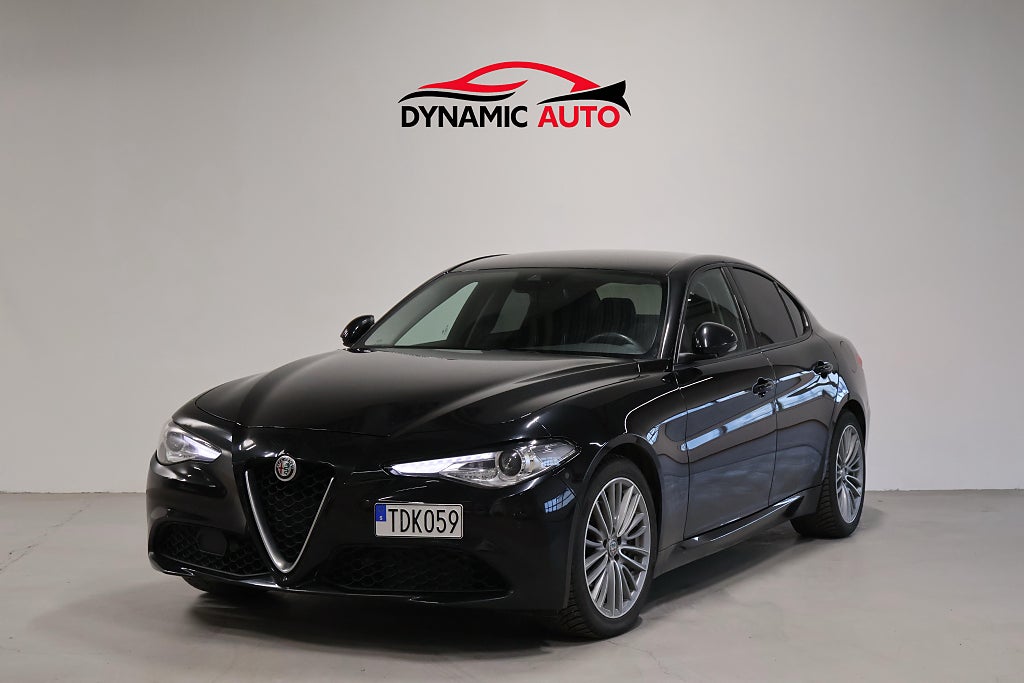 Alfa Romeo Giulia 2.0 Turbo 16V Super/Rattvärme/CarPlay/Elstolar/200HK