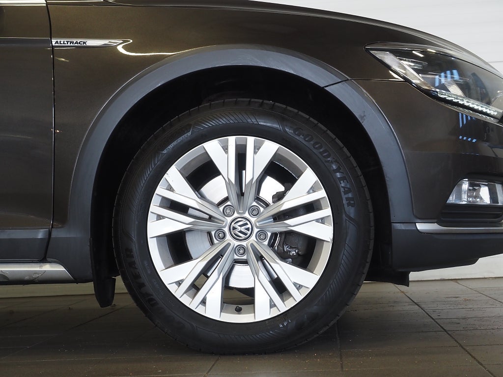 Volkswagen Passat Alltrack 2.0 TDI 190hk 4Motion | D-värm | Drag | Backkame 2017
