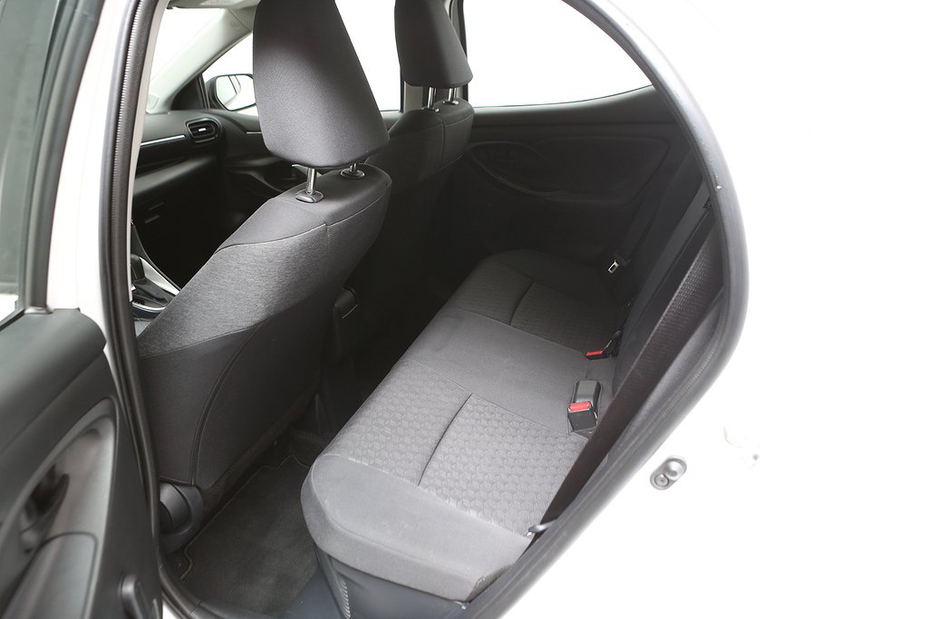 Toyota Yaris 1,5 Hybrid Active Aut 5D Kamera Leasbar 2023