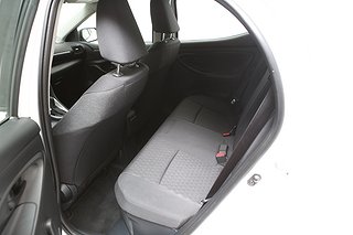 Halvkombi Toyota Yaris 8 av 25