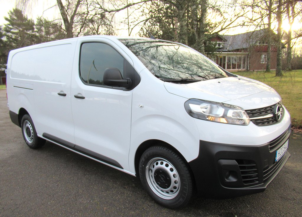 Opel Vivaro Skåp L3 2,0 HDI 145 hk, Dieselvärmare & Drag 