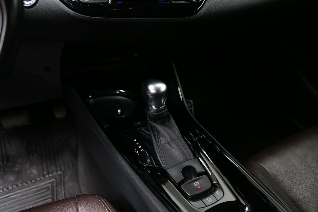 Toyota C-HR 1,2 Turbo AWD Executive Aut Kamera JBL Motorv Drag 2017