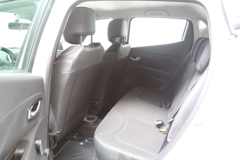 Renault Clio 1,2 75hk Expression 5D | P-Sen | Bluetooth | Nybesikt 2016