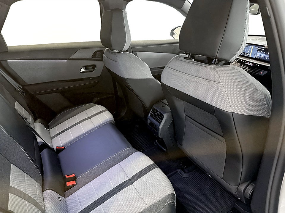 Bild på Opel Grandland X GS Hybrid 145hk Aut PANO B-KAMERA CARPLAY