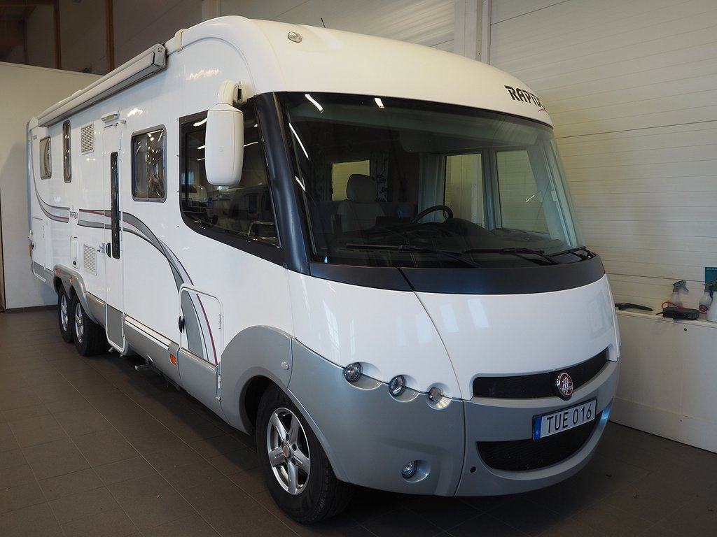 Rapido 10000 3.0 156hk AC Markis Solcell 2011