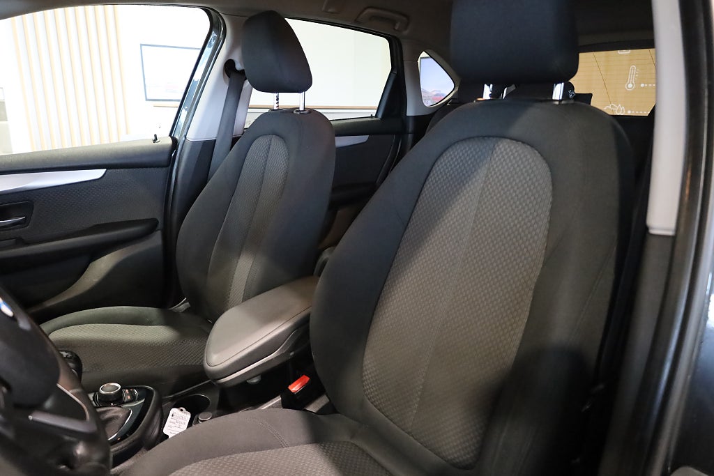 BMW 218 i Active Tourer Advantage Drag M-Värme Kamera 2017