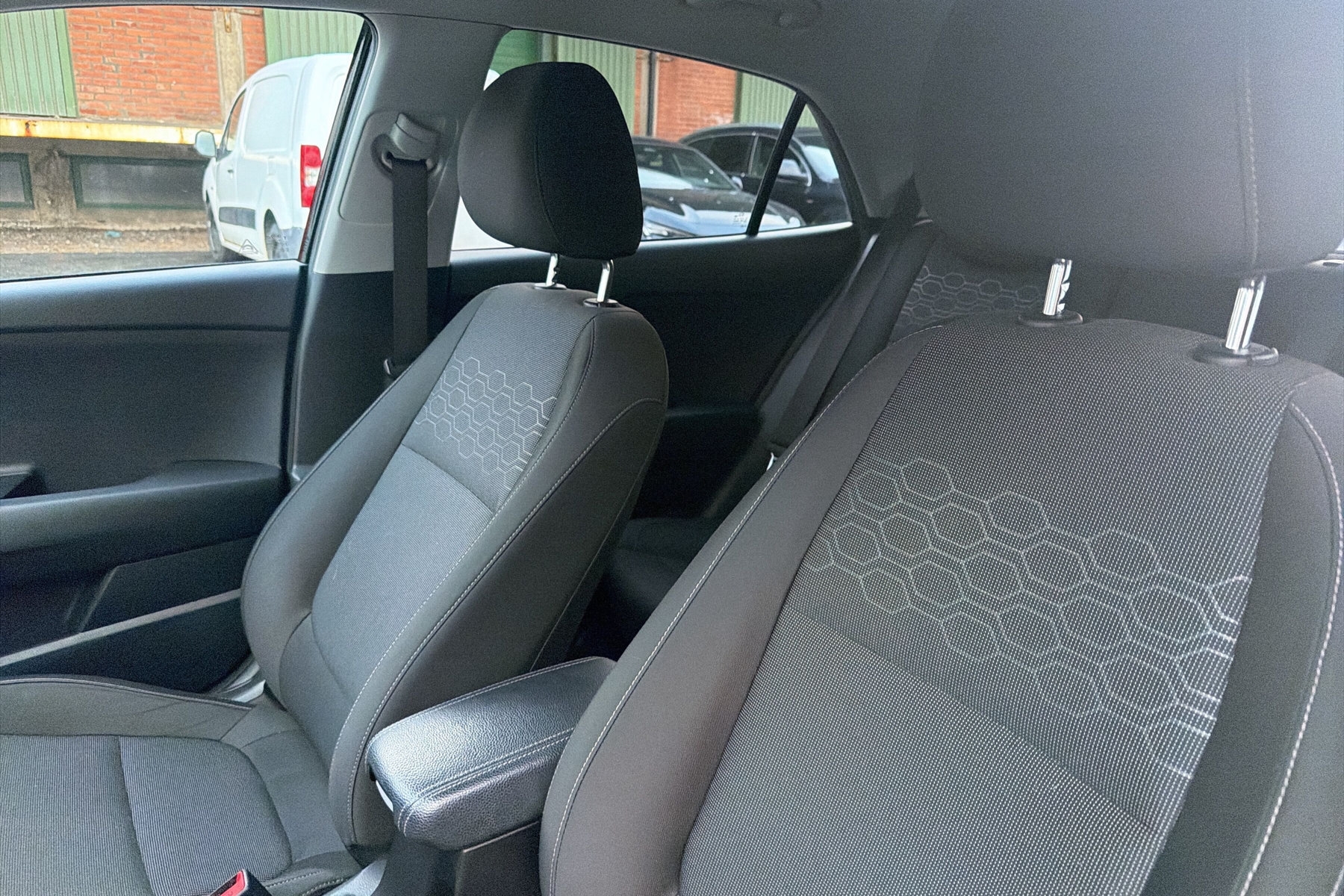 Kia Rio 1.0 T-GDI DCT Advance Carplay Backkamera Rattvärme 2021 - miniatyr 37