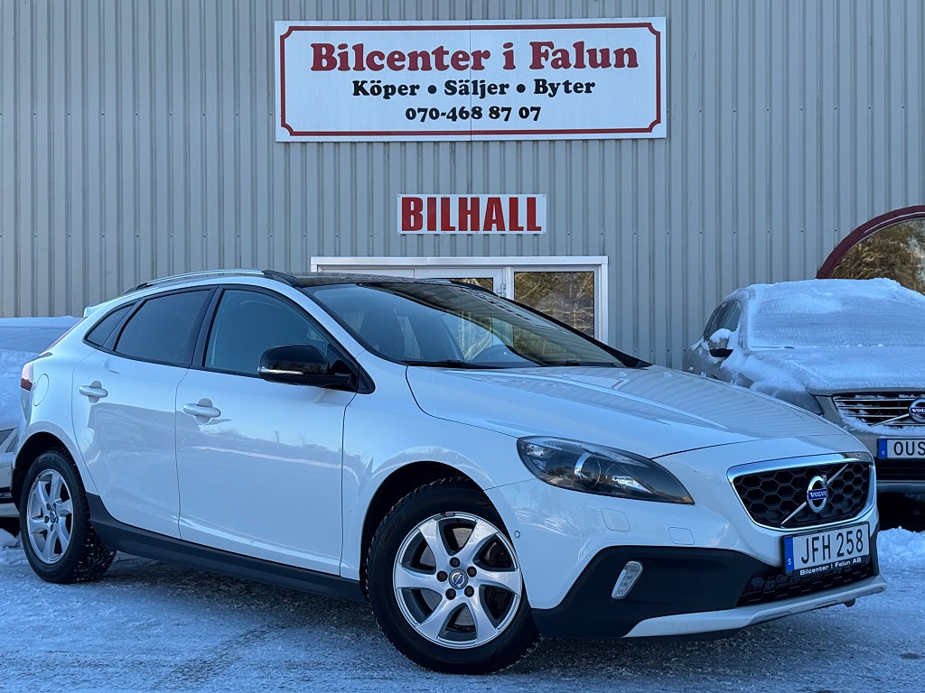Volvo V40 Cross Country D3 Momentum Euro 5 Automat Panorama