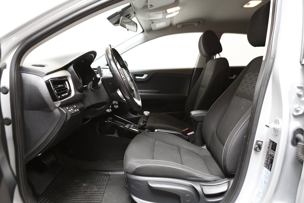 Kia Rio 1,4 Launch Edition Aut 5D Navi CarPlay Motorvärmare 2017