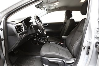 Halvkombi Kia Rio 9 av 22