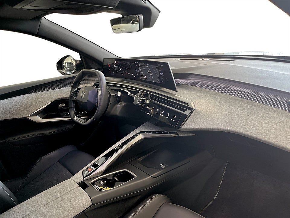 Bild på Peugeot 5008 GT Hybrid 145hk Aut 7-SITS B-KAMERA CARPLAY