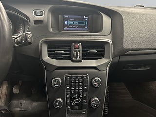 Volvo V40 D2 Kinetic M&D-värm/Sensorer/S&V-Däck/Kamrem bytt