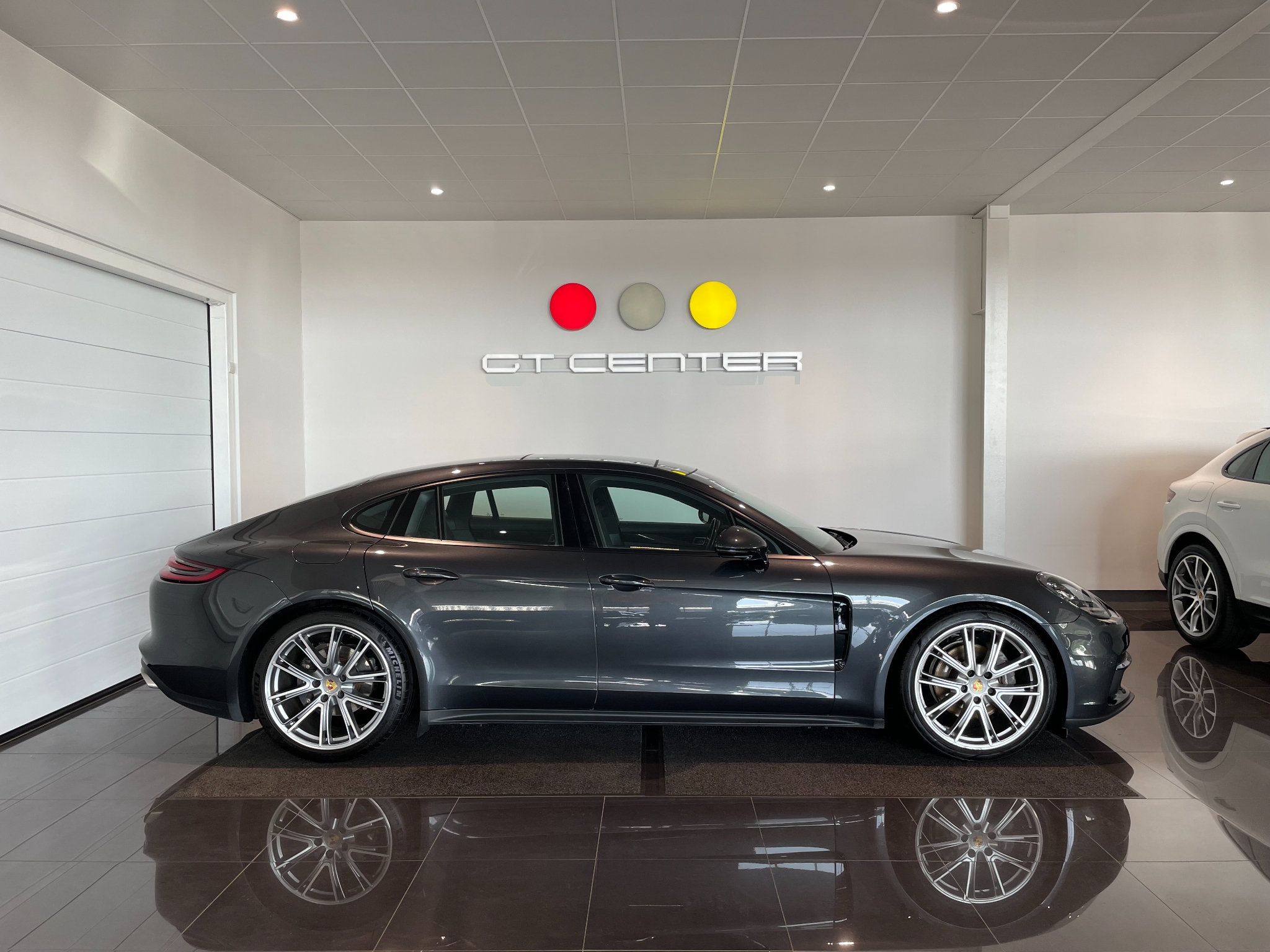 Porsche Panamera 4 Få ägare 2018, bild 2/38