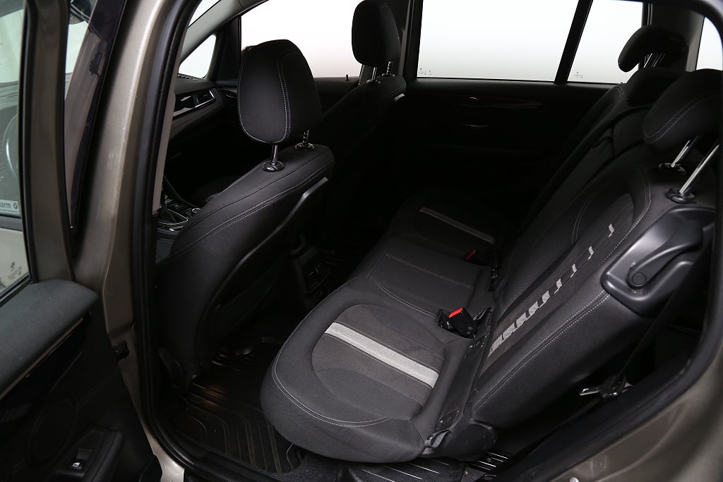 BMW 218 d Gran Tourer Sport line Aut Kamera Drag 7-Sits 2016