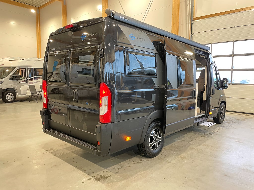 Sun Living V 65 GX / Dieselvärme / Höj & Sänkbarsäng / Automat / B-körkort/ - Sun Living