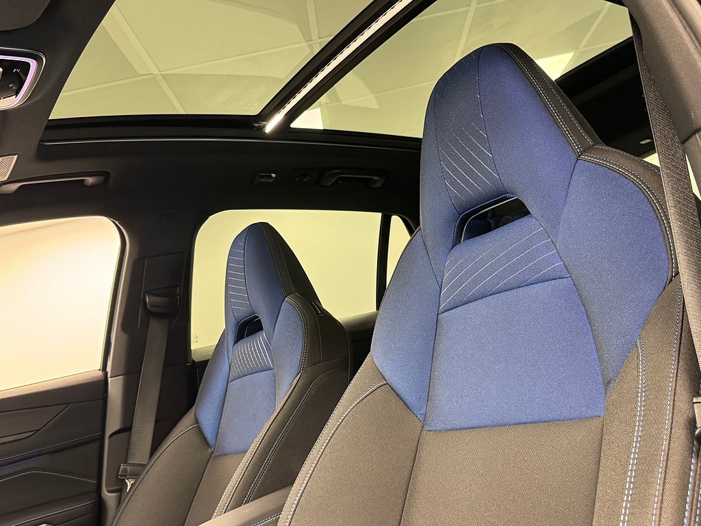 Lynk & Co 01 Plug-In 360g Infinity Pano Keyless MOMS Leasebar Välutr bild 10