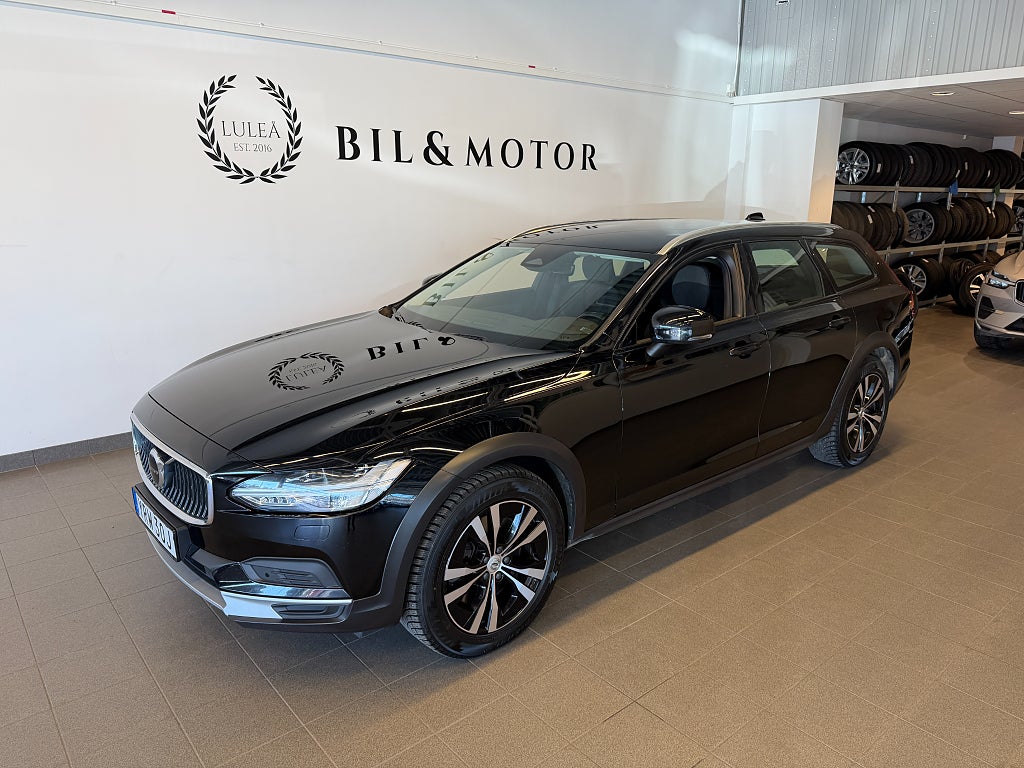 Volvo V90 Cross Country B4 AWD Momentum|4,95%|Kamera|Drag|Google|Dubb|Värm|SoV