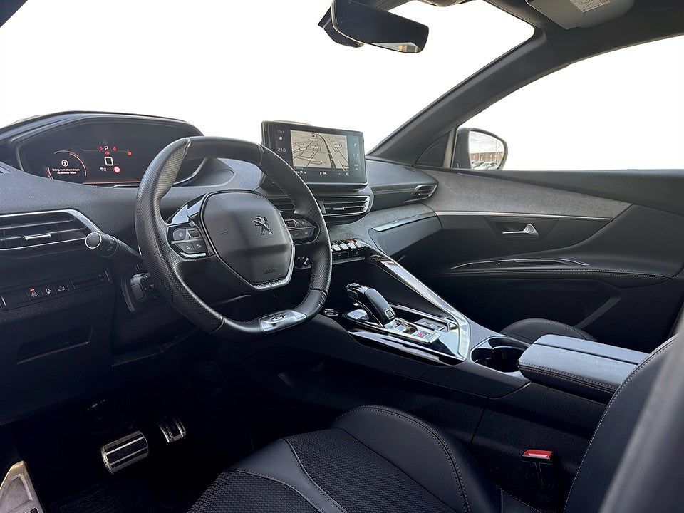 Bild på Peugeot 5008 GT 1.2 PT 130hk Aut 7-SITS B-KAMERA CARPLAY