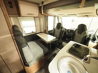 Husbil-integrerad Knaus Van I 550 MF 4 av 16