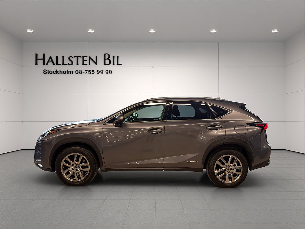 Lexus NX 300h AWD E-CVT Executive Skinn Kamera Navi 1Ägare