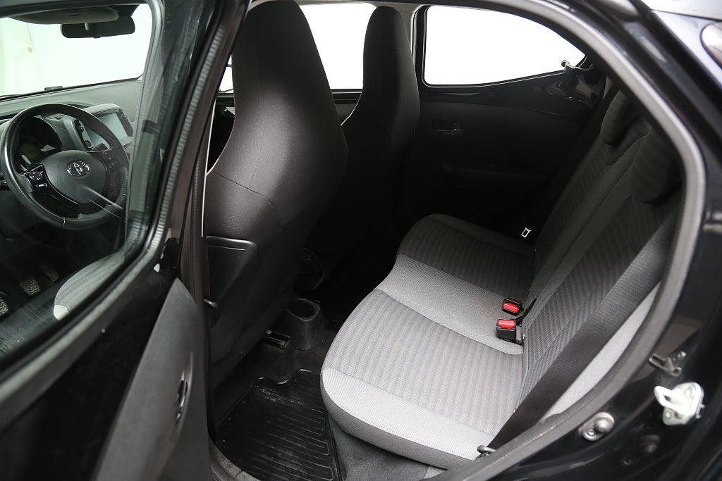 Toyota Aygo 1,0 VVT-i X-PLAY 5-dörrar CarPlay Kamera 2019