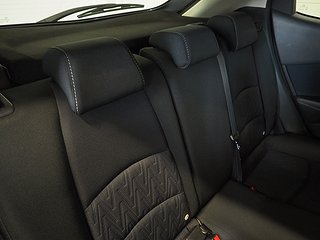 Halvkombi Mazda 2 10 av 20