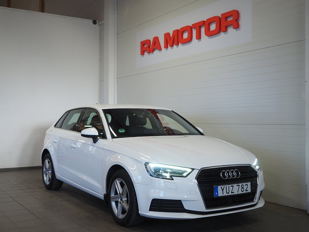 Audi A3 SB 30 TFSI Proline P-Sensorer Adaptiv Farthållare 2019