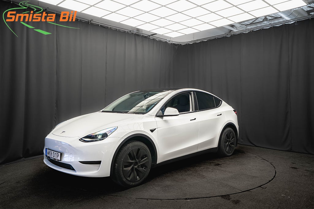 Tesla Model Y Standard Range RWD PANO LÄDER KAMERA 1-ÄGARE MOMS