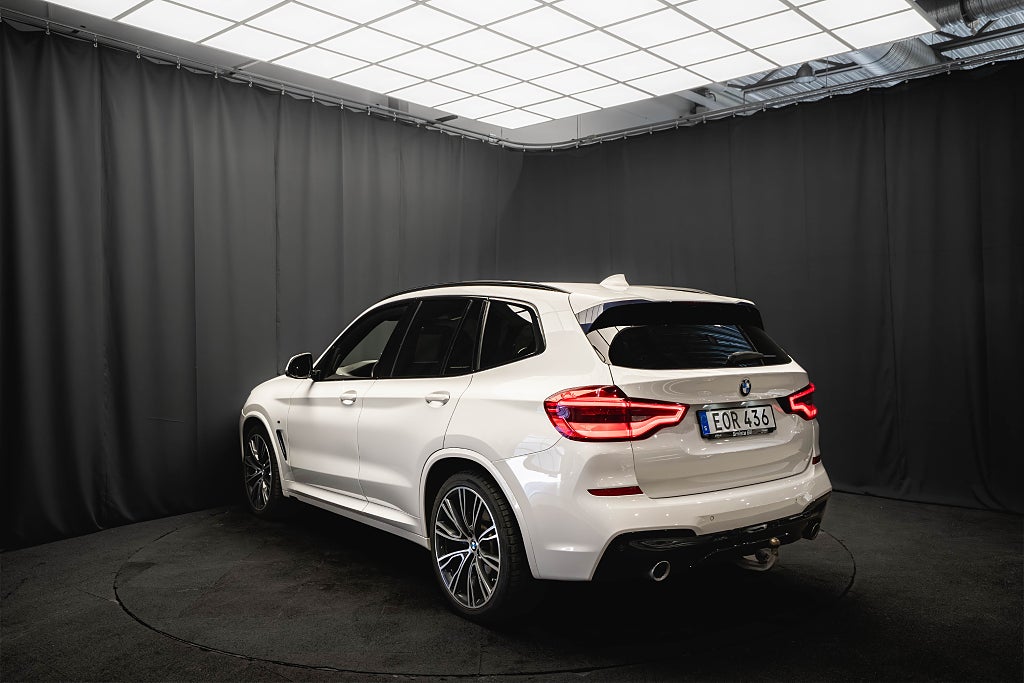 BMW X3 xDrive30i M Sport B-VÄRMARE LÄDER H/K DRAG 20'' 252hk