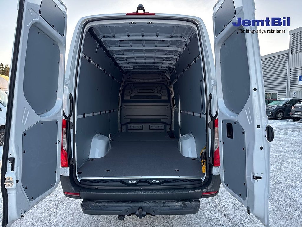 Mercedes-Benz Sprinter 2025 - miniatyr 6