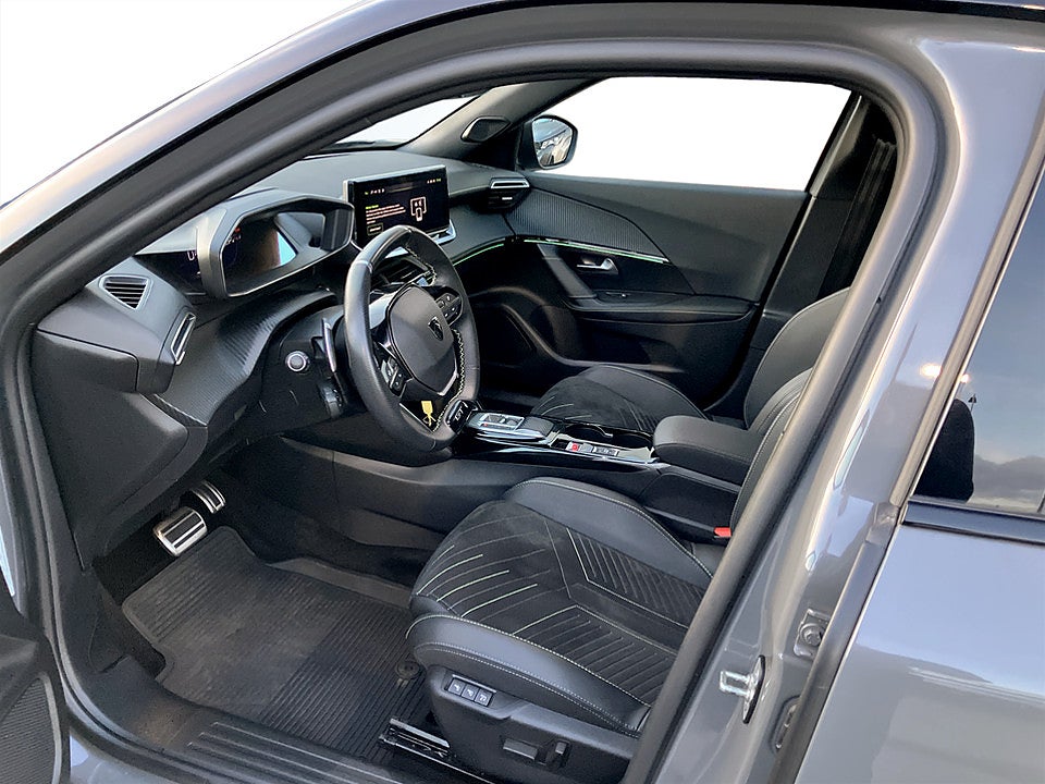 Bild på Peugeot 2008 GT 1.2 PT 130hk Aut B-KAMERA CARPLAY