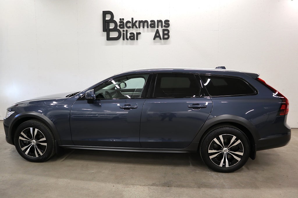Volvo V90 Cross Country B4 AWD Auto Momentum Polestar Drag Navi Skinn Värmare 