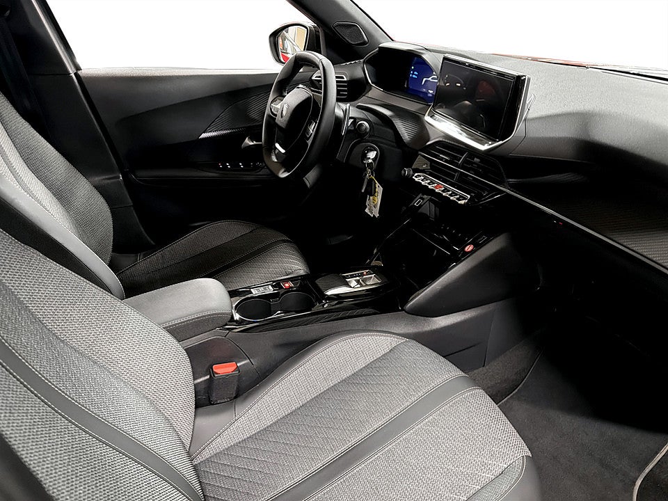 Bild på Peugeot 2008 Allure 1.2 PT 130hk Aut B-KAMERA CARPLAY