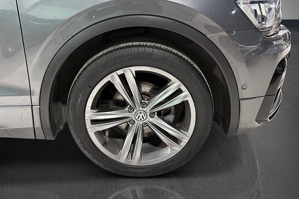 Volkswagen Tiguan TSI 150hk DSG 4M R-Line | Drag | Värmare | Kamera |