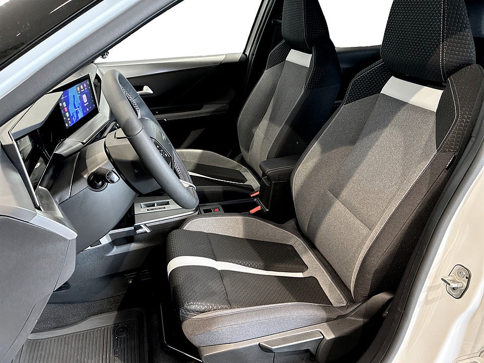 Bild på Opel Frontera GS 1.2 Turbo Hybrid 145hk Aut B-KAMERA NAVI CARPLAY