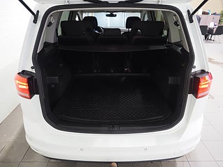 Minibuss Volkswagen Touran 19 av 20