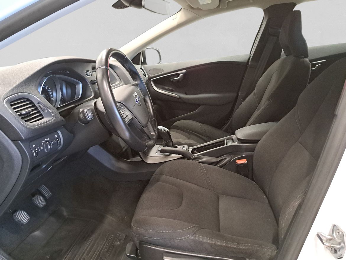 Volvo V40 D2 Your Kinetic 2016, bild 5/10