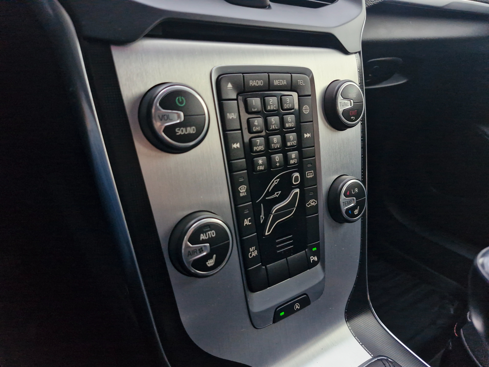Volvo V40 2016, photo 7/41