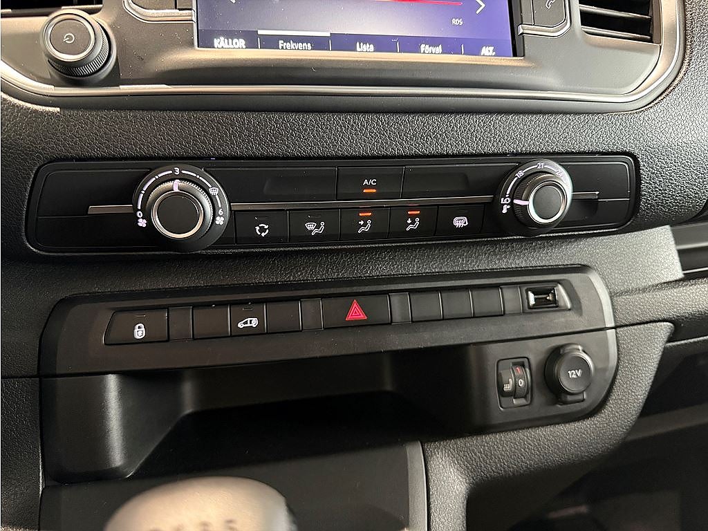 Bild på Opel Vivaro Business 2.0 BHDi 145hk L3 - B-KAMERA, DRAG