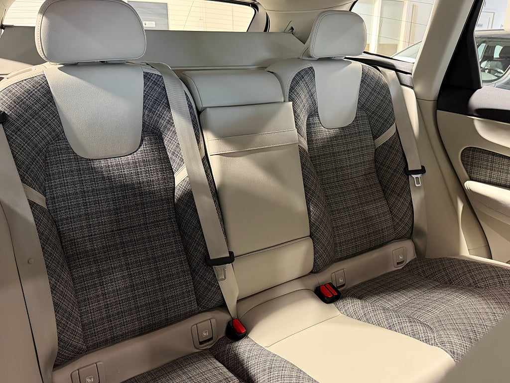 Volvo XC60 T5 | AWD | Momentum | Ny servad  | Värmare Voc 2019