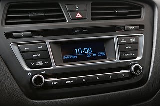 Halvkombi Hyundai i20 17 av 21