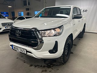 Toyota Hilux Dubbelhytt 2.4 AWD Hero MOMS/Drag/M-värm/Kamera