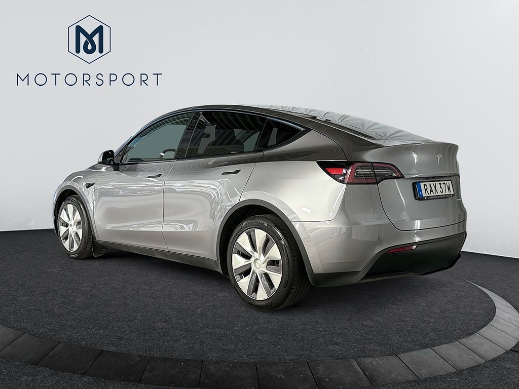 Tesla Model Y AWD Long Range 514hk Adaptiv Farth 19" Pano Helskinn bild 5