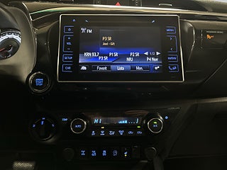 Toyota Hilux Dubbelhytt 2.4 AWD MOMS/Kamera/Drag/D&M-värmare/LEDramp